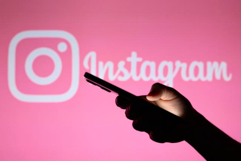 Instagram Now Supports Carousel Posts with Up to 20 Images and Videos