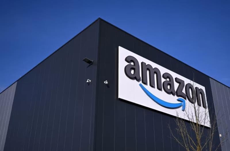 Amazon invests an additional $4 billion in the AI firm Anthropic